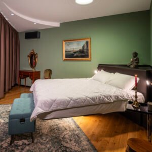 Suite 202 Pinot Noir